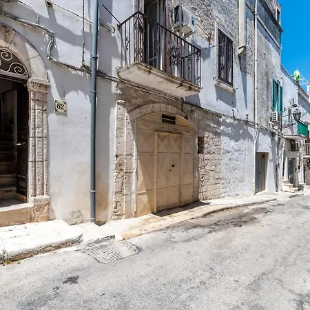 Gimi B * Ostuni